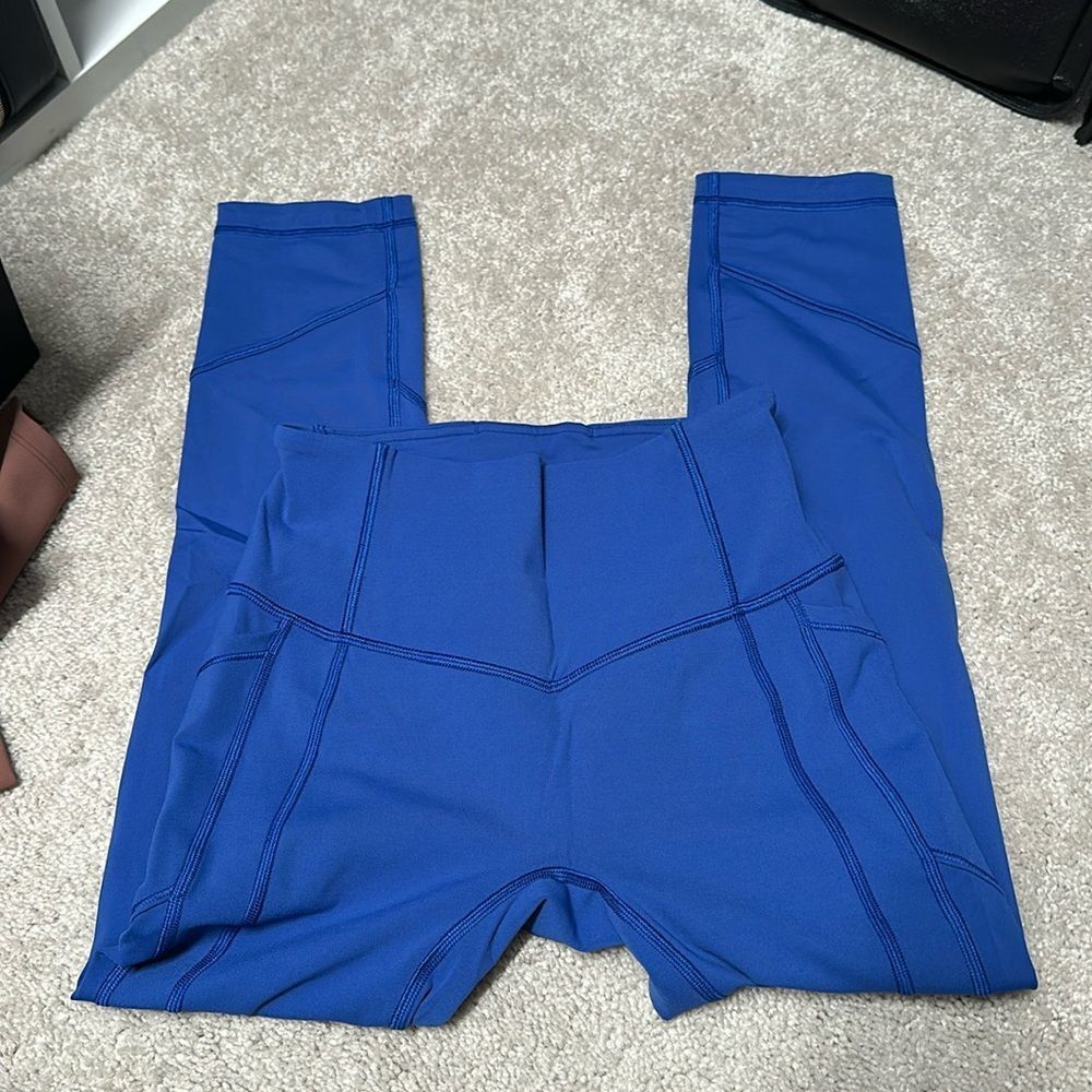 Lululemon women’s size 4 Pace Rival High Rise Crop Leggings 22”
